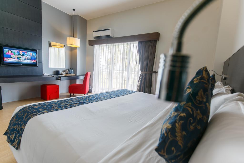 Solea Seaview Resort Lapu-Lapu City Eksteriør billede